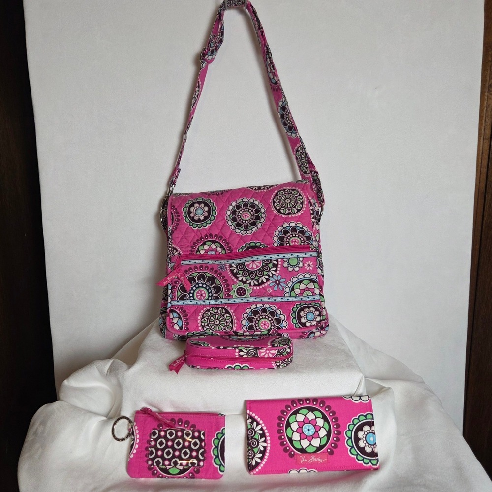 Vera Bradley Cupcake Pink Mailbag Crossbody ID Case Glasses Case Checkbook Cover